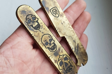 Okładziny do scyzoryka Victorinox 91mm "Planeta Małp" 339 Woro Knives