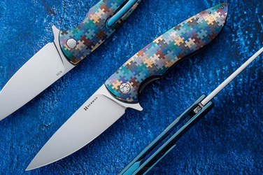 FOLDING KNIFE FOLDER STING #0698 M390 PUZZLE HERMAN KNIVES